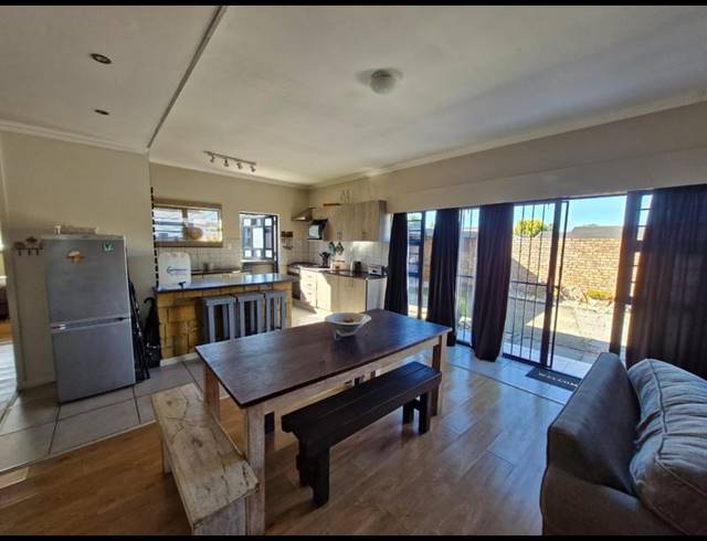 4 BEDROOM HOUSE FOR SALE IN GEORGE SOUTH